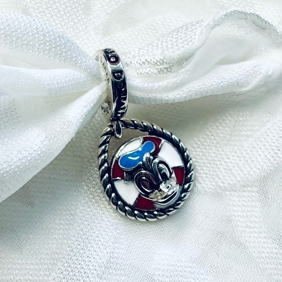 🦆 NWOT Donald Duck Charm ✨ - Picture 7 of 11